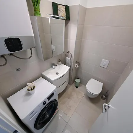 Jacuzzi Panorama アパート ザダル