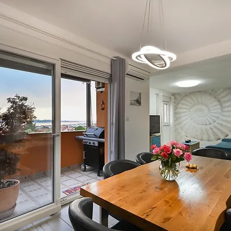Jacuzzi Panorama Apartment *