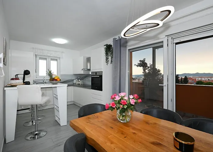 شقة Jacuzzi Panorama زادار