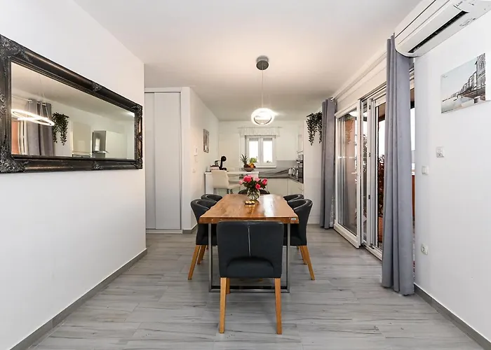 Jacuzzi Panorama شقة