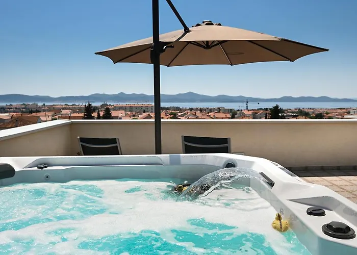 Jacuzzi Panorama Апартаменты Задар
